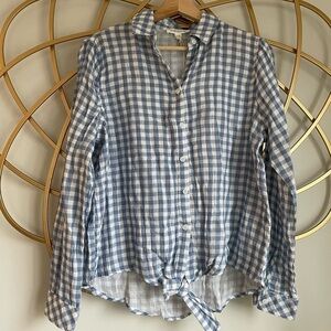 Beach lunch lounge Button Down shirt size M